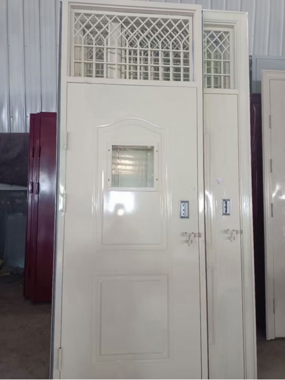 麦积学校教室门