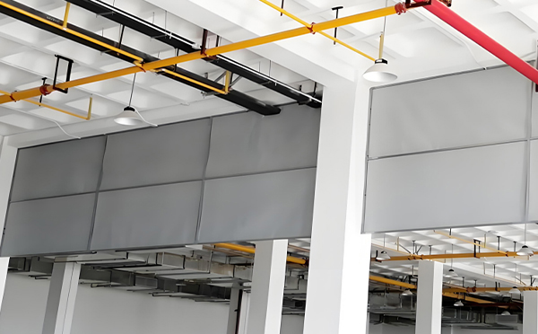 商场防烟分区常闭节点：麦积挡烟垂壁高度与控制器接线图解