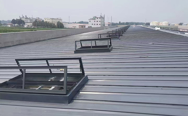 某中学室内体育馆麦积排烟窗改造项目