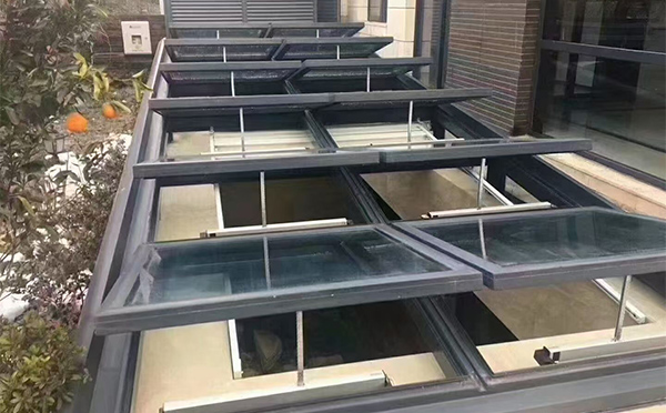 某轨道交通车辆维修车间麦积排烟窗应用